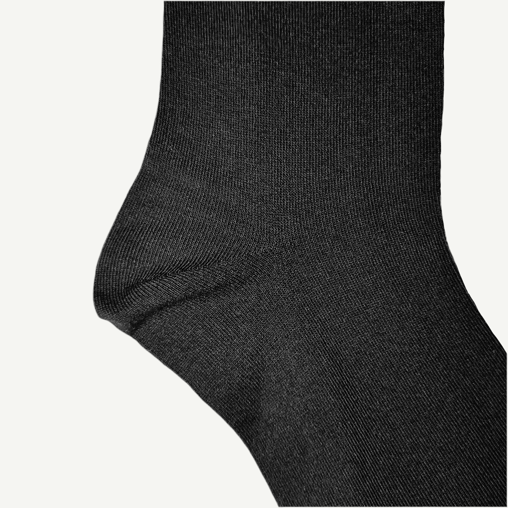 lange svarte sokker kvalitetsgarn