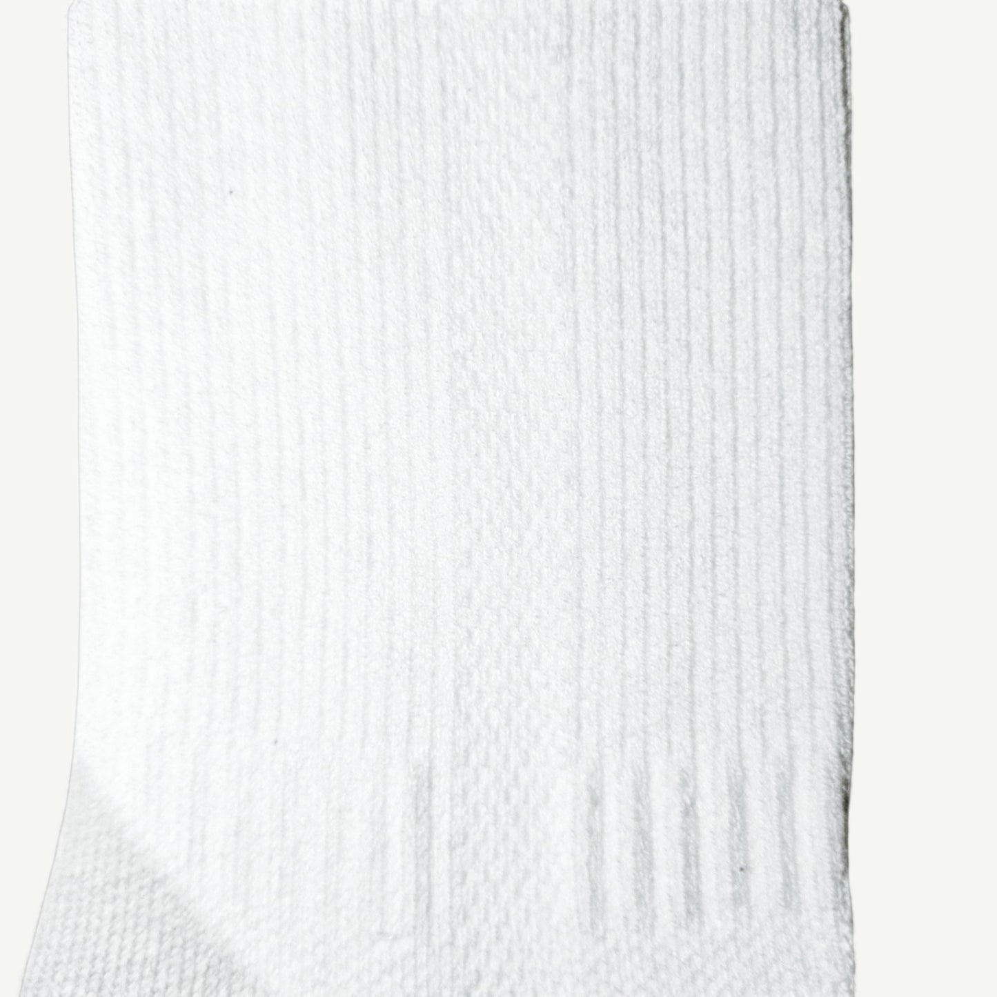 Pustesone i hvite ullsokker