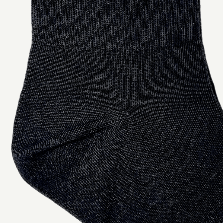 Garnet til svarte tennissokker